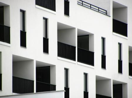 Developeři v Praze prodali v prvním čtvrtletí o 14% méně nových bytů než před rokem