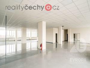 foto Pronájem administrativního - skladového prostoru 2.400 m2 v Hradci Králové