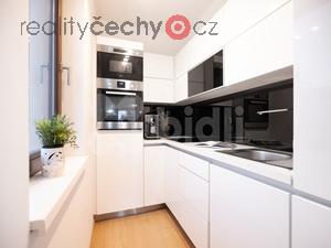 foto Exklusivn Vm nabzme prodej bytu 1+kk/balkon v Praze 8 &#8211; Doln Chabry.