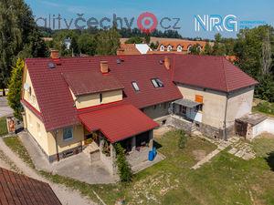 foto Prodej usedlosti se stavbami, pozemky a rybnkem, 8 262 m2, Semovice