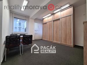 foto Pronjem kancele v administrativn budov v centru Olomouce s vyhrazenm parkovnm