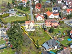 foto Prodej stavebnho pozemku 1039 m2 se starm rodinnm domem v mst any, Olivova ul,. okres Praha - vchod