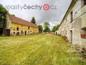 foto Prodej zemdlsk usedlosti na pozemku 3 016 m2 v obci Movice-Ves Toukov.