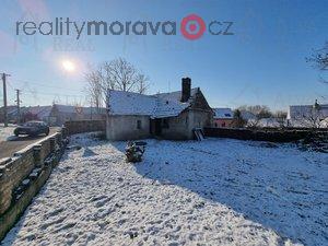 foto Nabzme k prodeji rodinn dm v klidn obci Mackovice, okres Znojmo, CP pozemku 407 m2.