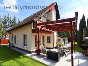foto Prodej rodinnho domu s vnitnm baznem a saunou v Rosicch u Brna