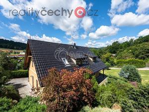 foto Vila  v zeleni, obytn plocha 300 m2, pilehl  pozemky s monost stavby 8.600 m2, Prachatice