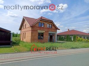 foto Prodej stavby rodinnho domu 6+1 s gar na pozemku o 1041m2 v obci Staroviky