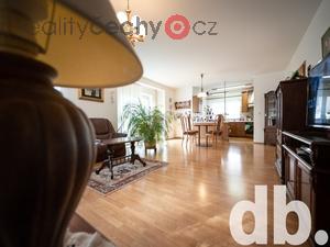 foto Prodej rodinn domy, 390 m2 - Karlovy Vary - Star Role
