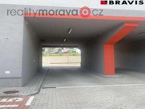 foto Pronjem vyhrazenho parkovacho stn ve vnitrobloku, 25 m2, ulice Boetchova, Brno- Krlovo Pole