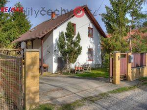 foto Prodej rodinnho domu 4+kk se zahradou a 2x parkovacm stnm, 916 m2, Robln, okres Praha-zpad