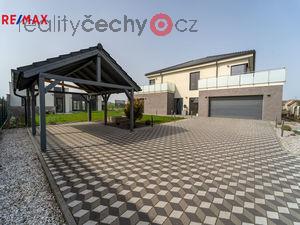 foto Prodej znovnho rodinnho domu s krytm baznem a pozemkem 2775 m2, Perov nad Labem, okres Nymburk