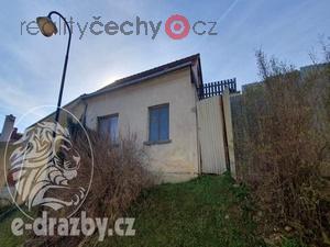 foto Draba rodinnho domu v obci Dukovany, okr. Teb