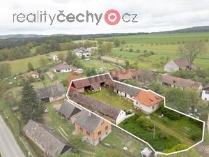 foto Prodej zemdlsk usedlosti o vel. 358 m2, na pozemku o vel. 1534 m2 ve Znosimi, okr. Beneov u Prahy
