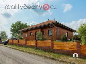 foto Prodej rodinnho domu typu bungalov s pozemkem v obci abovesky u Chlstova, nedaleko Beneova