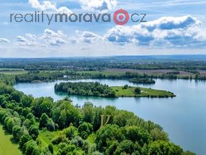 foto Prodej pozemky pro bydlen, 7 945 m2, Chomoutovsk jezero
